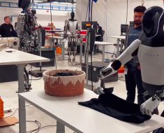 Tesla Robot Optimus Is Now Able To Deftly Fold A Shirt As Machine Learning And AI Greatly Speeding Up The Coming Humanoid Takeover • Now The End Begins