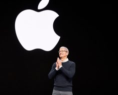 Tim Cook Mentions AI For First Time In Prepared Remarks On Earnings Call, Munster Says ‘Welcome Apple To Generative AI Steamroller’ – Alphabet (NASDAQ:GOOG), Apple (NASDAQ:AAPL)