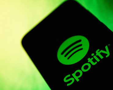 Spotify Wrapped Now Includes an AI-Generated Podcast Analyzing Your Listening Habits